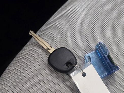 Certified 2025 Toyota Corolla Cross L image 34