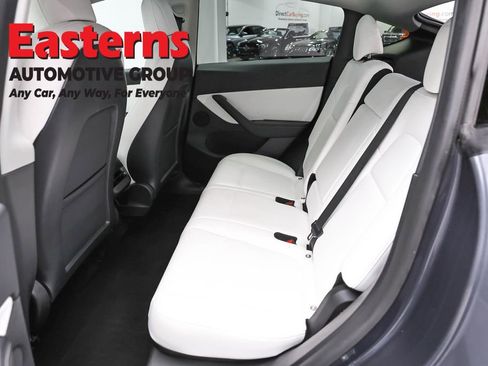 Used 2022 Tesla Model Y Long Range AWD/4WD image 16