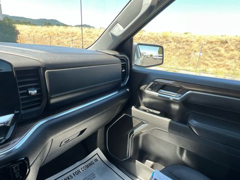 Used 2025 Chevrolet Silverado 1500 LT AWD/4WD image 22