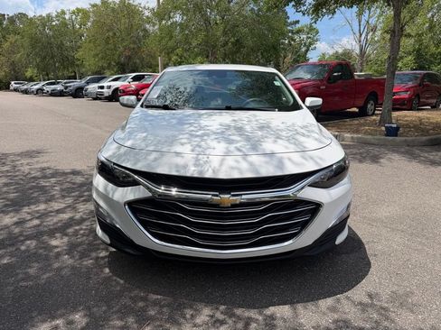 Used 2024 Chevrolet Malibu LS FWD image 2