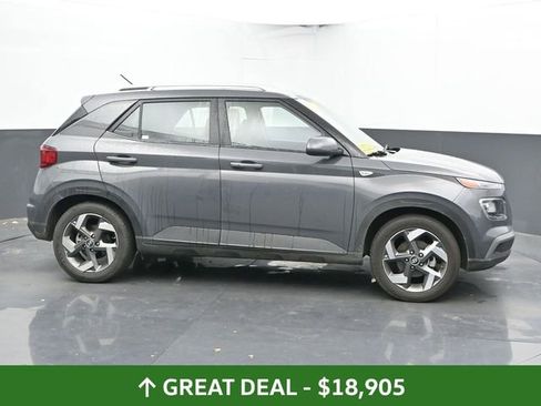 Used 2025 Hyundai Venue SEL image 13