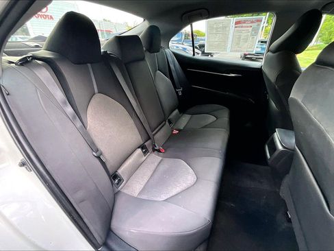 Used 2022 Toyota Camry LE AWD/4WD image 25