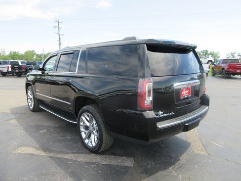 Used 2019 GMC Yukon XL Denali w/ Open Road Package AWD/4WD image 9
