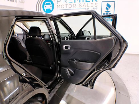 Used 2021 Hyundai Venue SE image 90