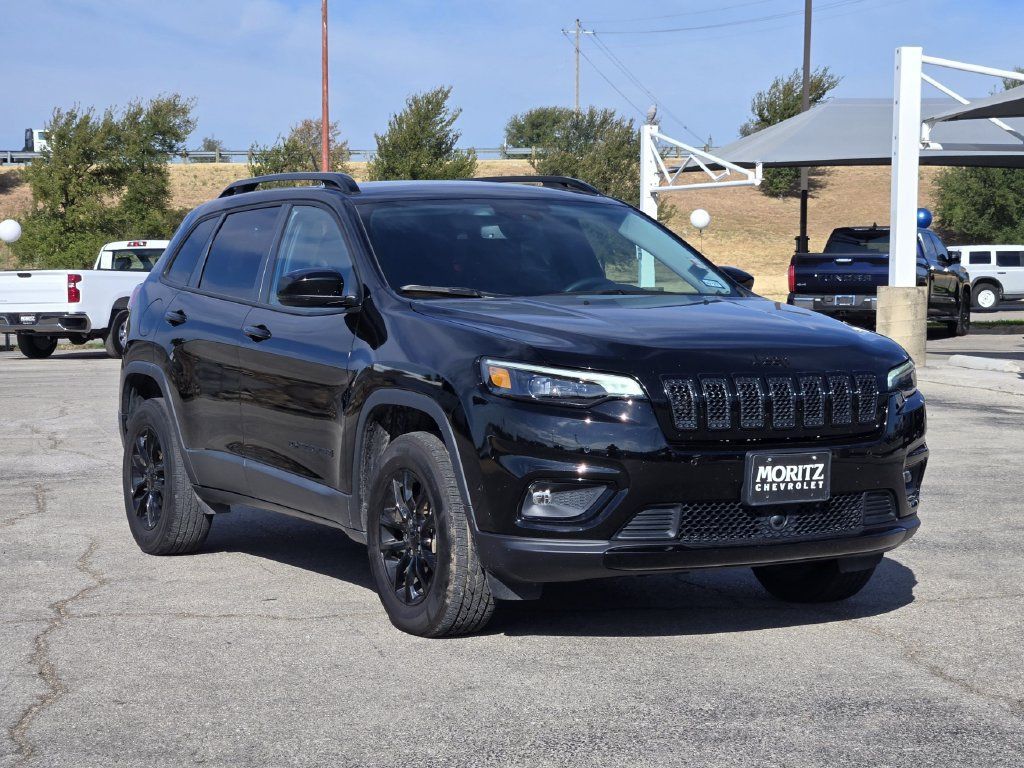 Used 2023 Jeep Cherokee Altitude Lux AWD/4WD image 3