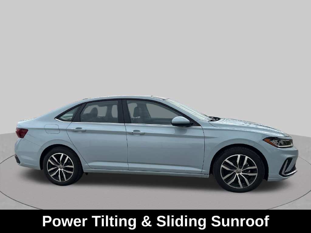 Used 2025 Volkswagen Jetta SE w/ Sunroof Package FWD image 10