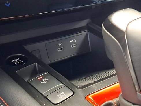 Certified 2025 Nissan Kicks SR FWD image 25