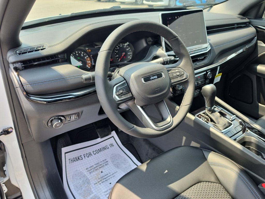 New 2026 Jeep Compass Latitude AWD/4WD image 14