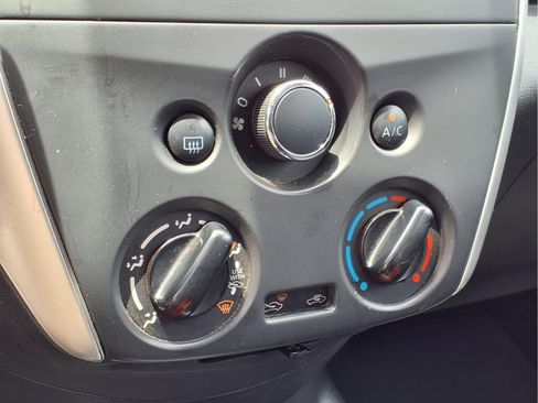 Used 2019 Nissan Versa SV FWD image 10