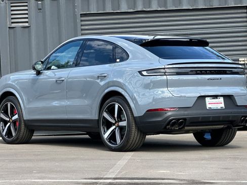 New 2026 Porsche Cayenne S image 3