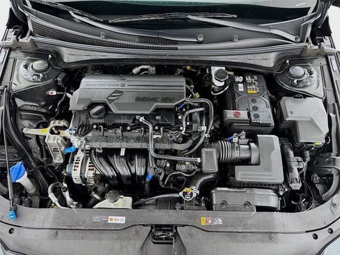Certified 2026 Hyundai Elantra SE FWD image 27