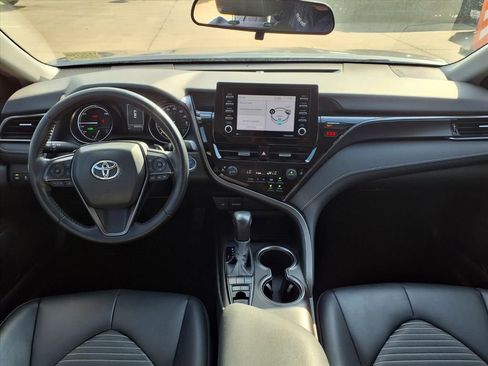 Used 2021 Toyota Camry SE image 10