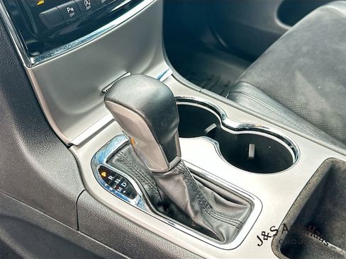 Used 2020 Jeep Grand Cherokee Altitude image 22