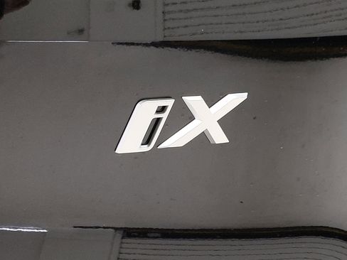 Used 2026 BMW iX xDrive60 w/ M Sport Package AWD/4WD image 10