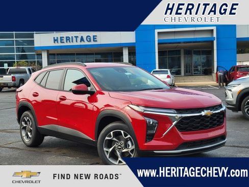 New 2026 Chevrolet Trax LT w/ LT Convenience Package FWD image 1