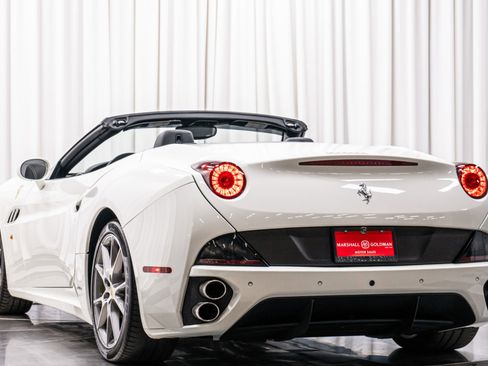 Used 2014 Ferrari California image 7