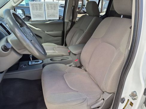 Used 2020 Nissan Frontier SV RWD image 21