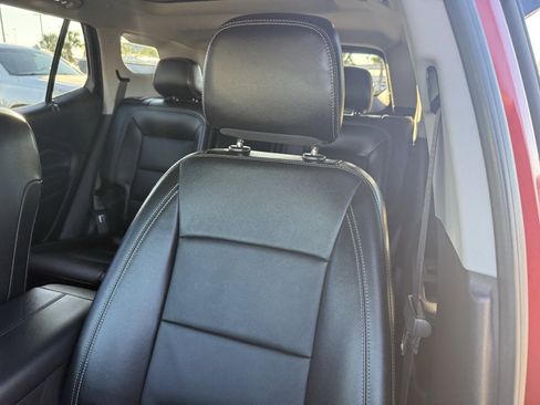 Used 2022 GMC Terrain SLT w/ Infotainment Package II image 23