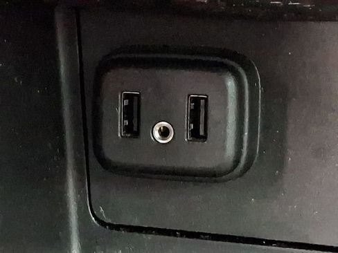 Used 2019 GMC Canyon SLE w/ SLE Convenience Package image 27