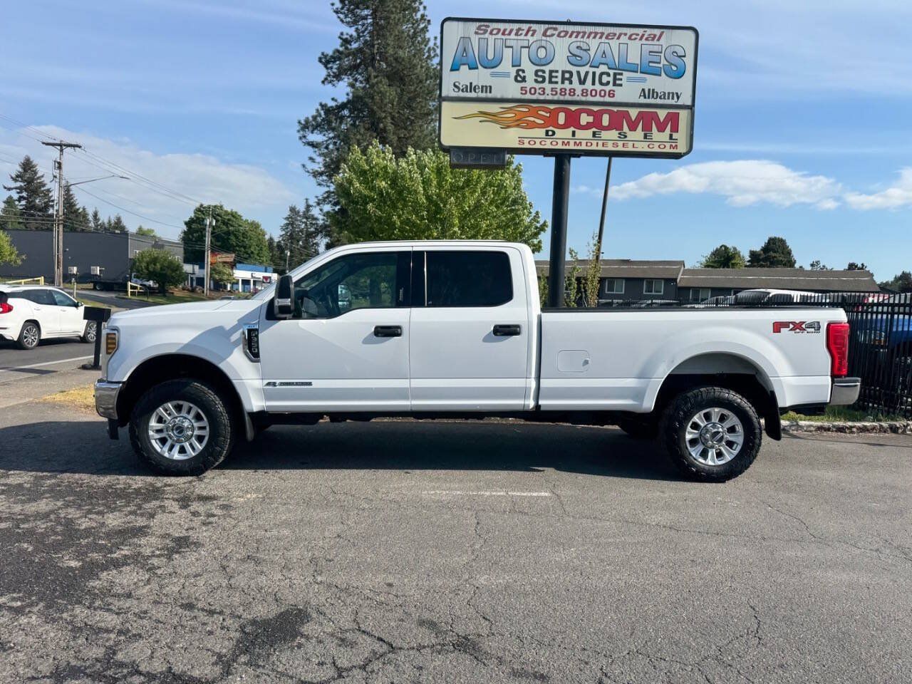 Used 2019 Ford F350 XLT w/ XLT Value Package AWD/4WD image 4