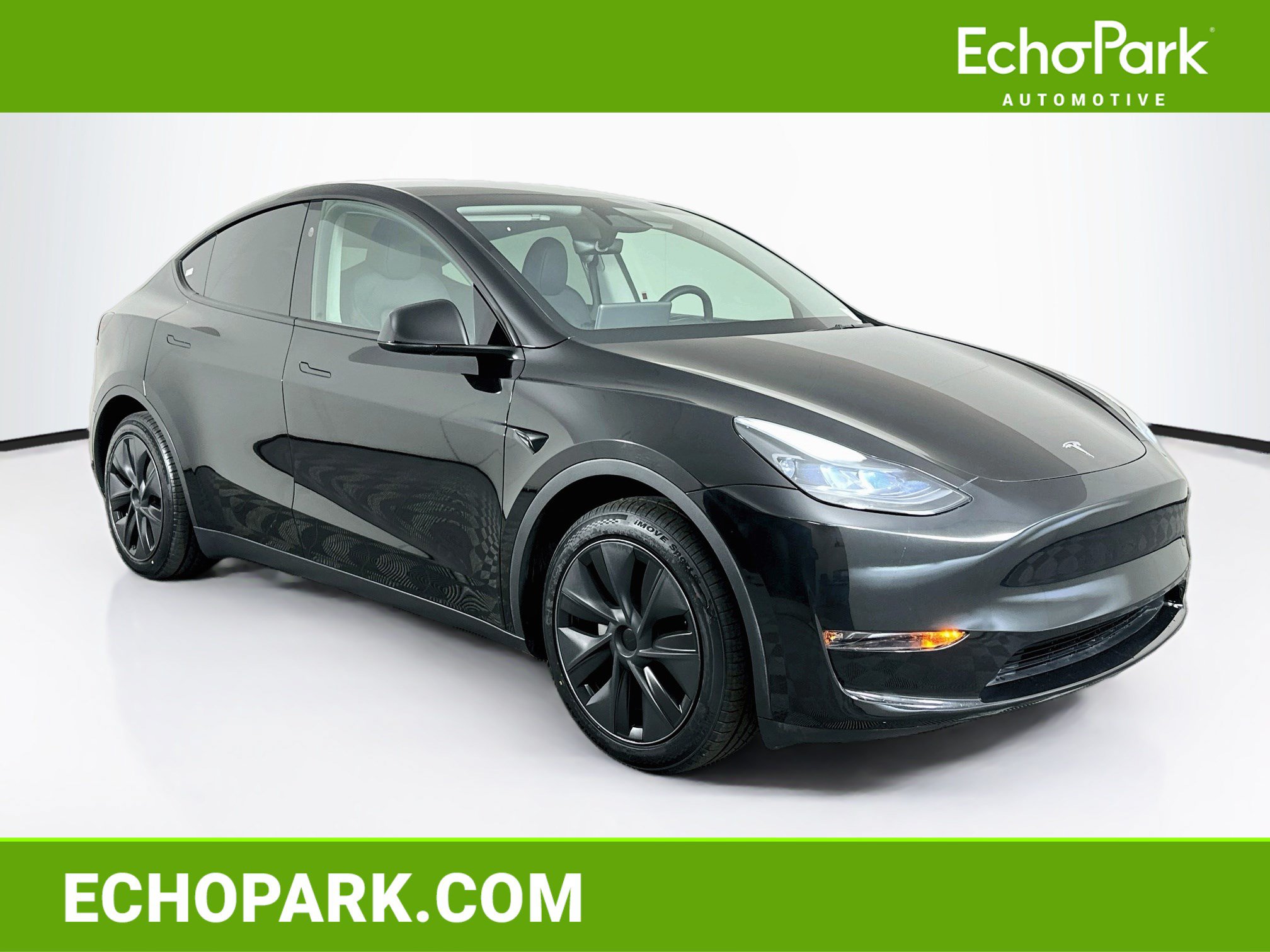 Used 2024 Tesla Model Y Long Range AWD/4WD image 1