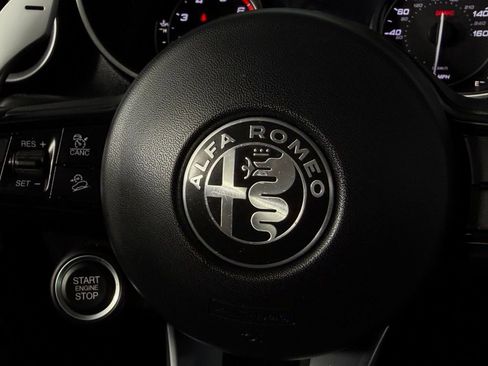 Used 2023 Alfa Romeo Stelvio Veloce AWD/4WD image 17