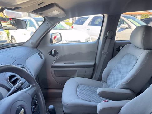 Used 2008 Chevrolet HHR LT FWD image 34
