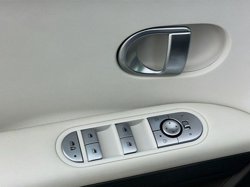 Used 2024 Hyundai Ioniq 5 SEL image 15
