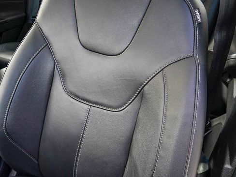 Used 2017 Ford Focus Titanium w/ Titanium Technology Package image 27