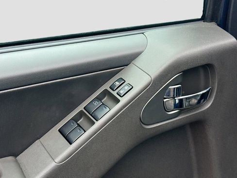 Used 2020 Nissan Frontier PRO-4X AWD/4WD image 18