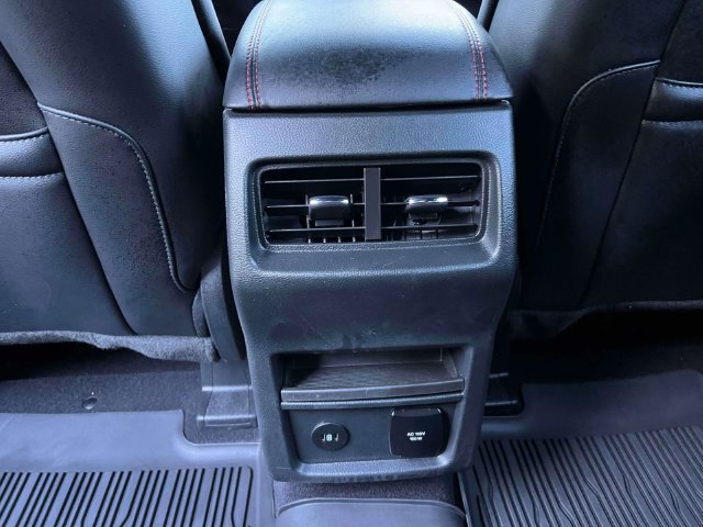 Certified 2024 Ford Edge ST-Line AWD/4WD image 16