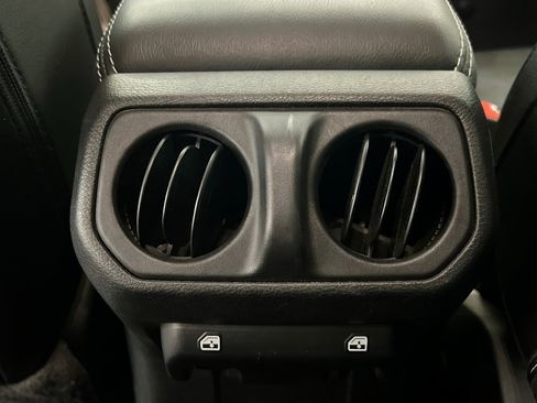 Used 2023 Jeep Wrangler Unlimited Sahara AWD/4WD image 18