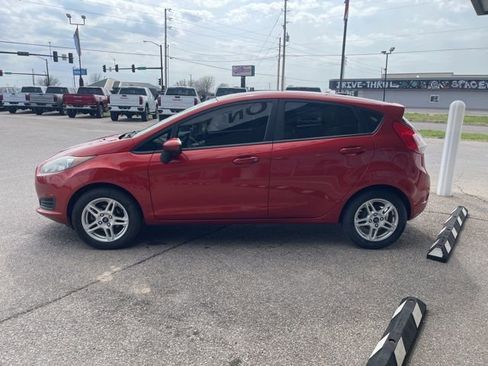 Used 2019 Ford Fiesta SE FWD image 4
