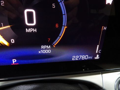 Used 2025 Chevrolet Trax LT w/ LT Convenience Package FWD image 18