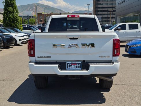 Used 2025 RAM 2500 Laramie AWD/4WD image 4