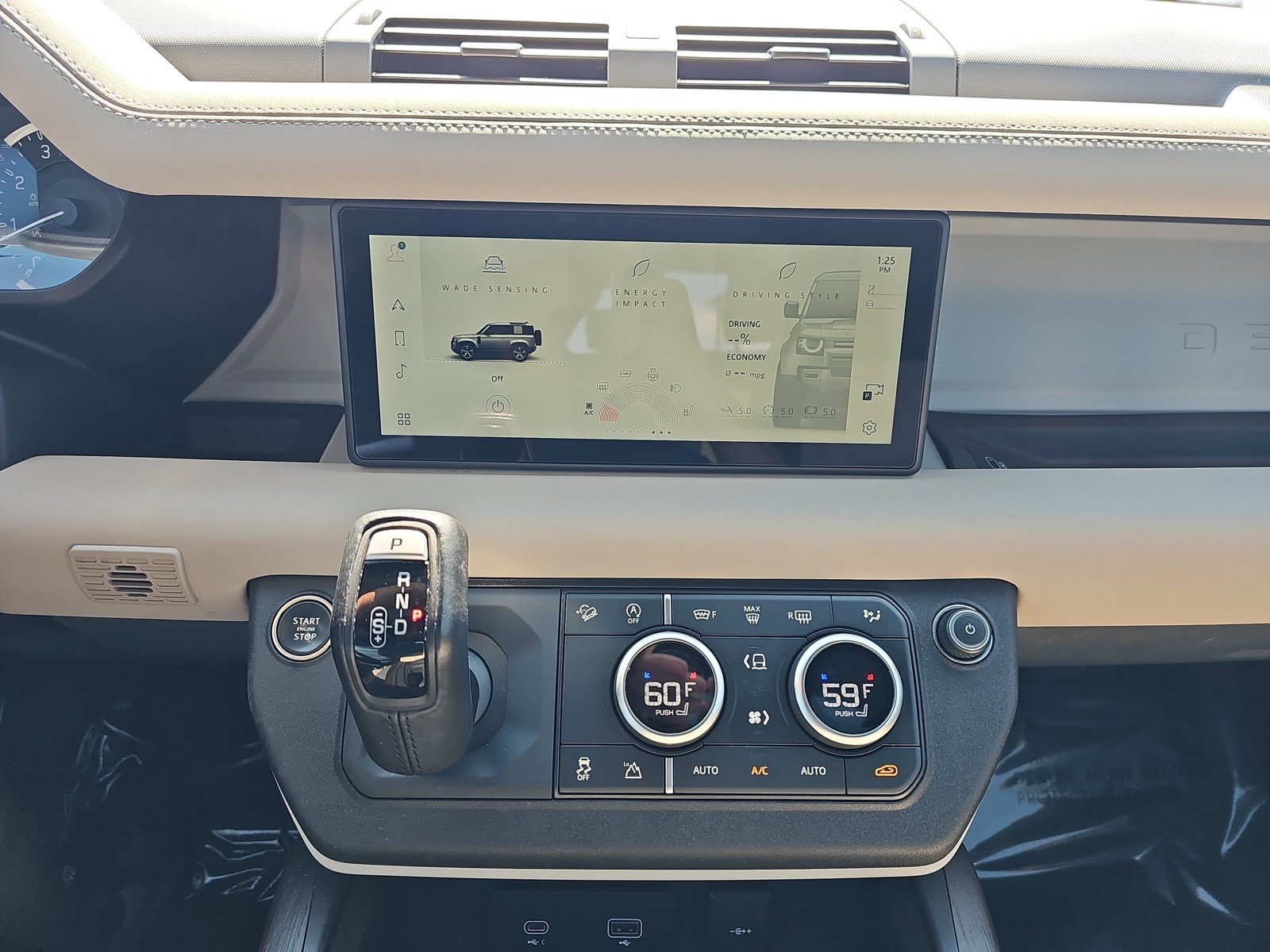Used 2023 Land Rover Defender 90 X-Dynamic SE AWD/4WD image 16
