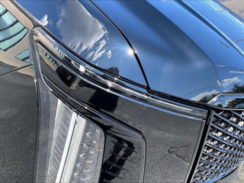 Used 2026 Cadillac Escalade Platinum Sport w/ LPO, Floor Liner Package AWD/4WD image 33