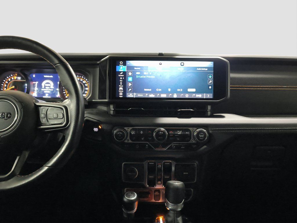 Used 2024 Jeep Gladiator Mojave w/ Technology Group AWD/4WD image 21