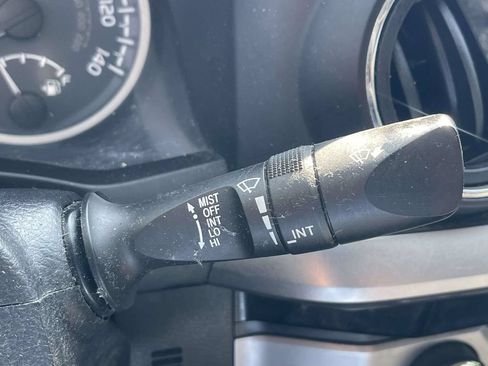 Used 2017 Toyota Tacoma SR5 w/ Tow Package AWD/4WD image 27