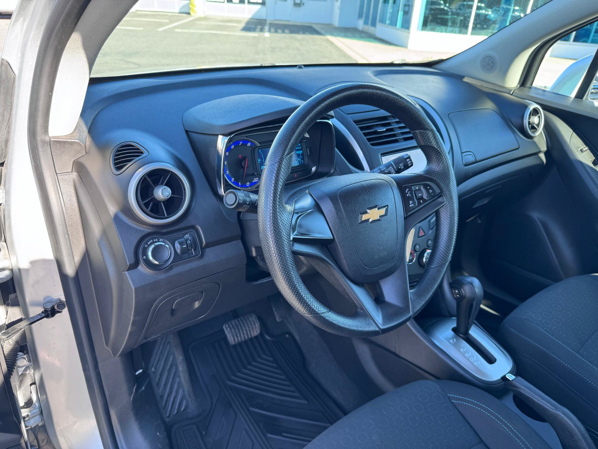 Used 2015 Chevrolet Trax LS w/ LPO, Protection Package AWD/4WD image 9