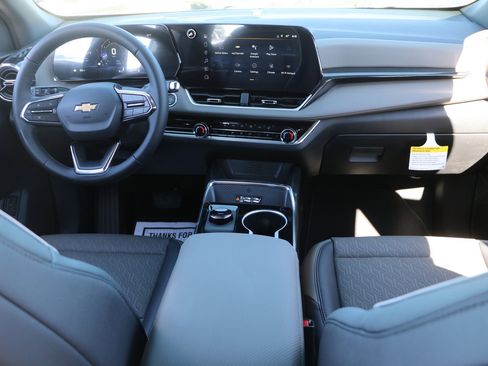 Used 2025 Chevrolet Colorado W/T w/ Advanced Trailering Package RWD image 16