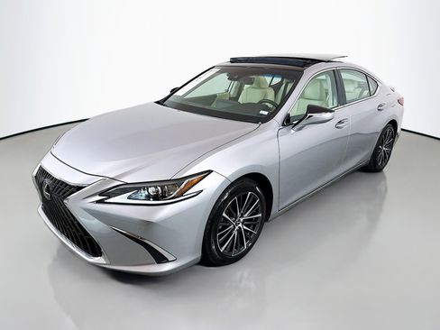 Used 2022 Lexus ES 350 w/ Premium Package image 3