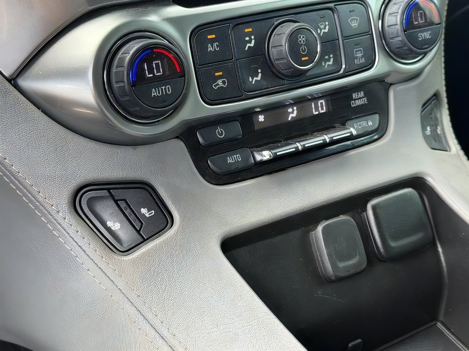 Used 2019 Chevrolet Tahoe LT AWD/4WD image 32