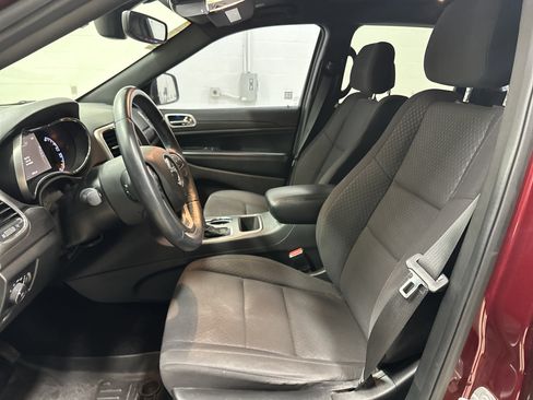Used 2018 Jeep Grand Cherokee Laredo AWD/4WD image 16