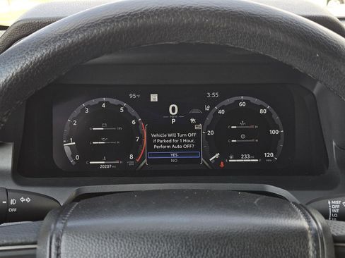 Used 2025 Toyota Tacoma TRD Sport AWD/4WD image 15