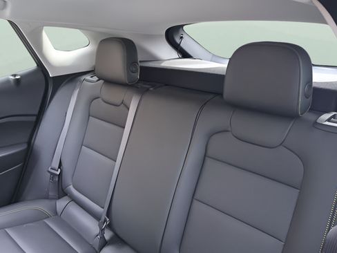 Used 2024 Chevrolet Trax ACTIV w/ Sunroof Package FWD image 16
