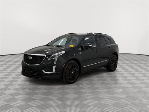 Certified 2024 Cadillac XT5 Sportv w/ Technology Package image 4