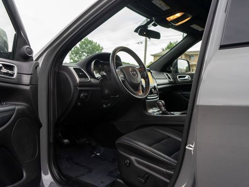Used 2021 Jeep Grand Cherokee Laredo X AWD/4WD image 14
