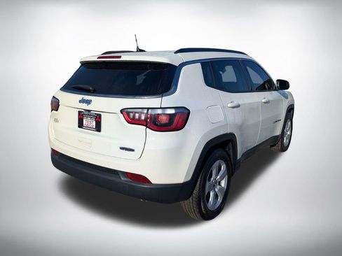 Used 2020 Jeep Compass Latitude FWD image 3
