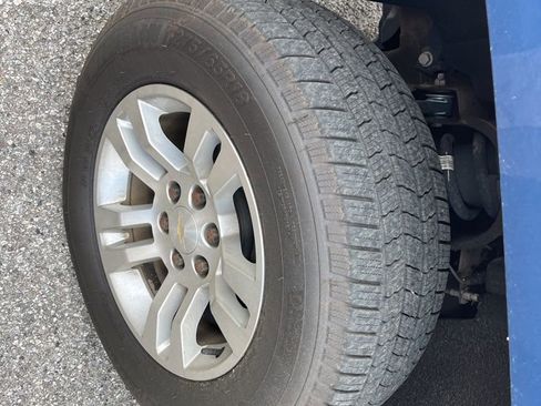 Used 2018 Chevrolet Silverado 1500 LT w/ All Star Edition image 4